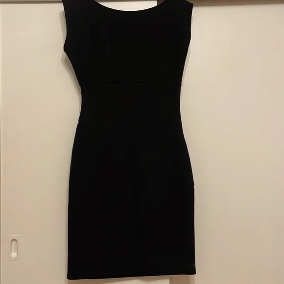 DVF Diane Von Furstenberg black Bevin ruched sheath dress sleeveless v-neck 6 - Picture 4 of 6